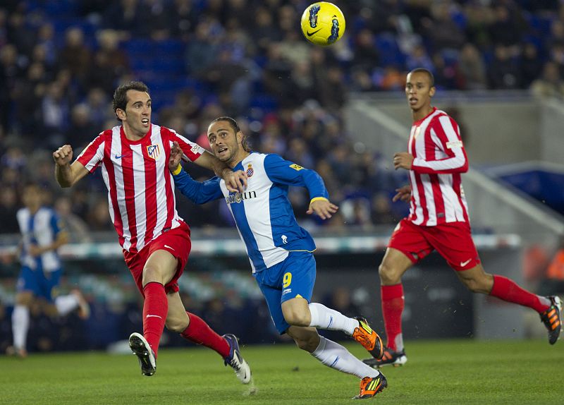 El Espanyol golea al Atlético y deja la continuidad de Manzano en entredicho