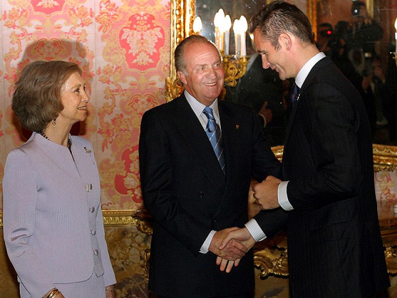 Zarzuela aparta a Urdangarín de sus actos oficiales porque su comportamiento "no le parece ejemplar"