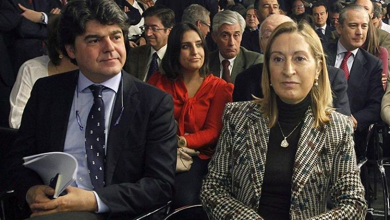Ana Pastor, ministra de Fomento, de la sanidad con Aznar a las obras públicas con Rajoy