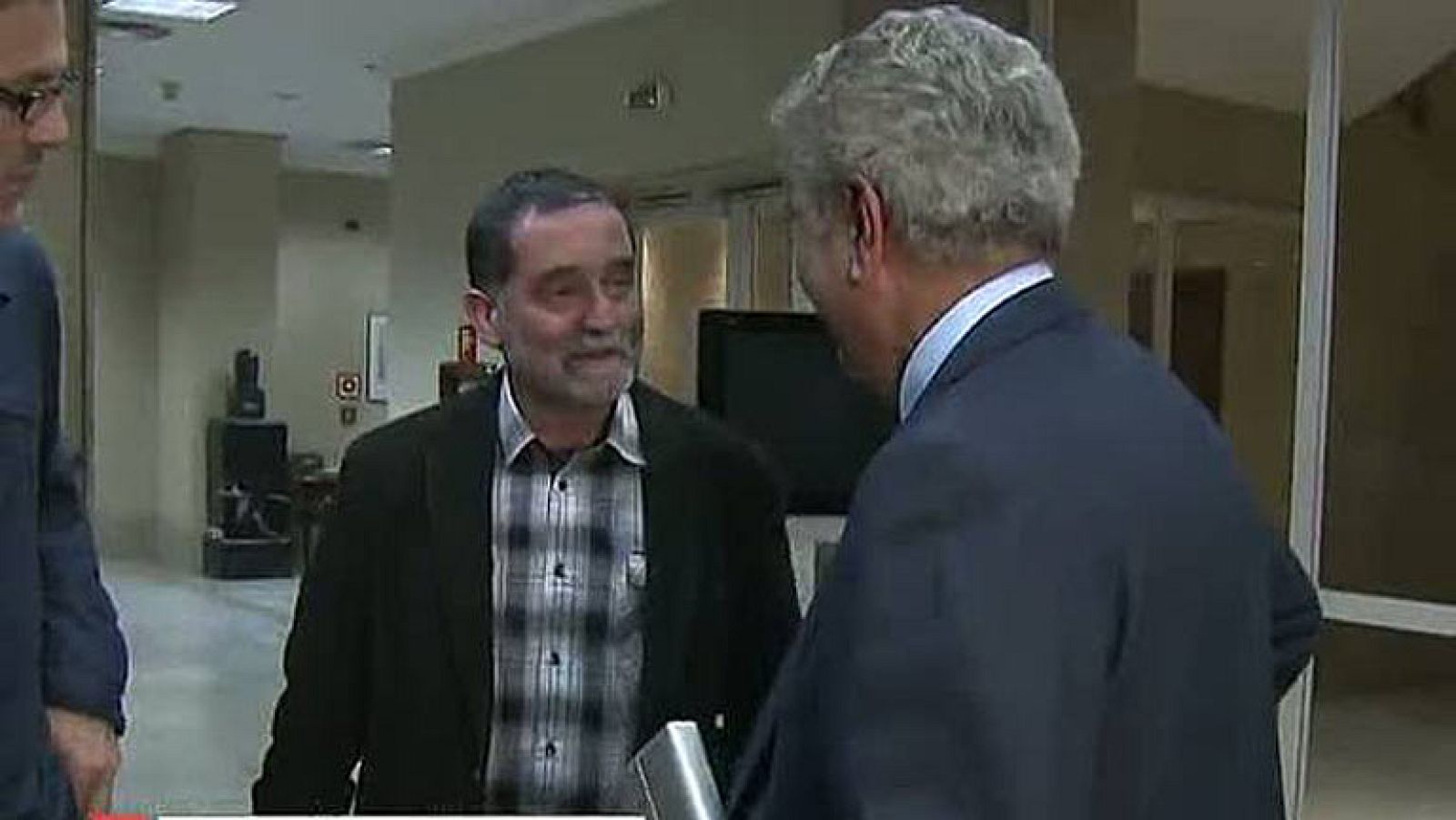 Posada saluda a los diputados de Amaiur