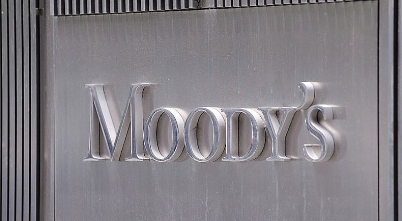 Moody's pone en revisión la nota de ocho bancos españoles