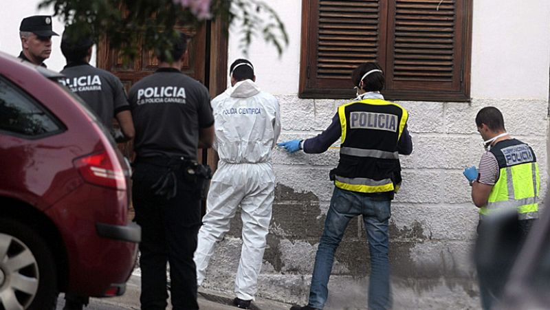 Hallan los cadáveres de dos niños, a su padre herido y detienen a la madre en Tenerife