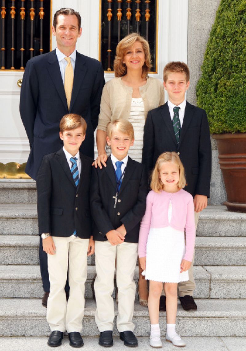 Urdangarín, junto a su familia en las felicitaciones navideñas de la Casa Real