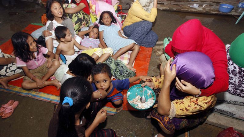 Unos 500 muertos y cientos de desaparecidos en Filipinas por la tormenta tropical 'Washi'