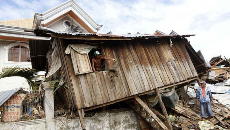 Estado de calamidad por las inundaciones en Filipinas, que dejan casi un millar de muertos