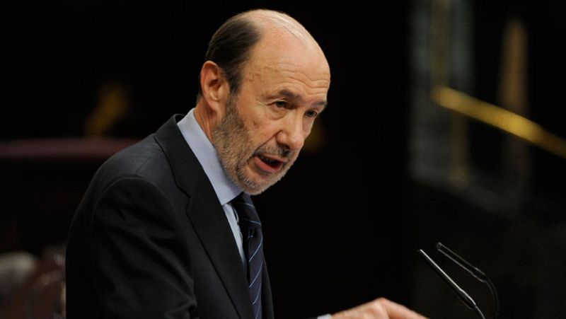 Rubalcaba tiende la mano a Rajoy en la investidura para pactar las grandes políticas de Estado
