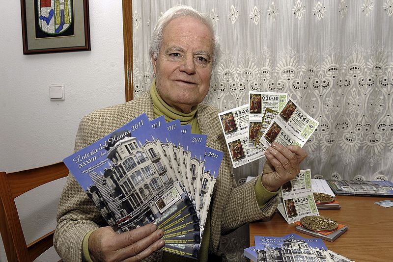 Un jubilado zamorano regala 600 euros en participaciones de la Lotería de Navidad