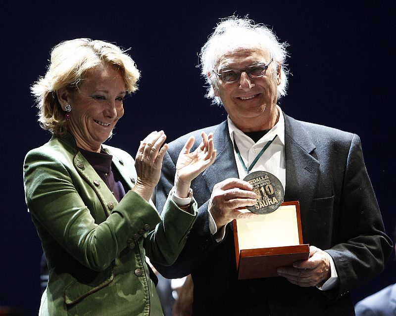 Carlos Saura recoge la Medalla Internacional de las Artes de Madrid