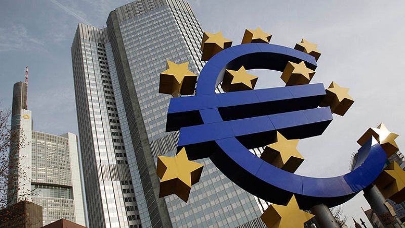 El BCE presta 489.000 millones de euros a los bancos en la primera subasta a tres años