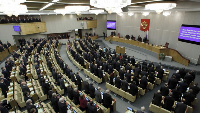 Primera sesión del Parlamento ruso, marcada por las acusaciones de fraude