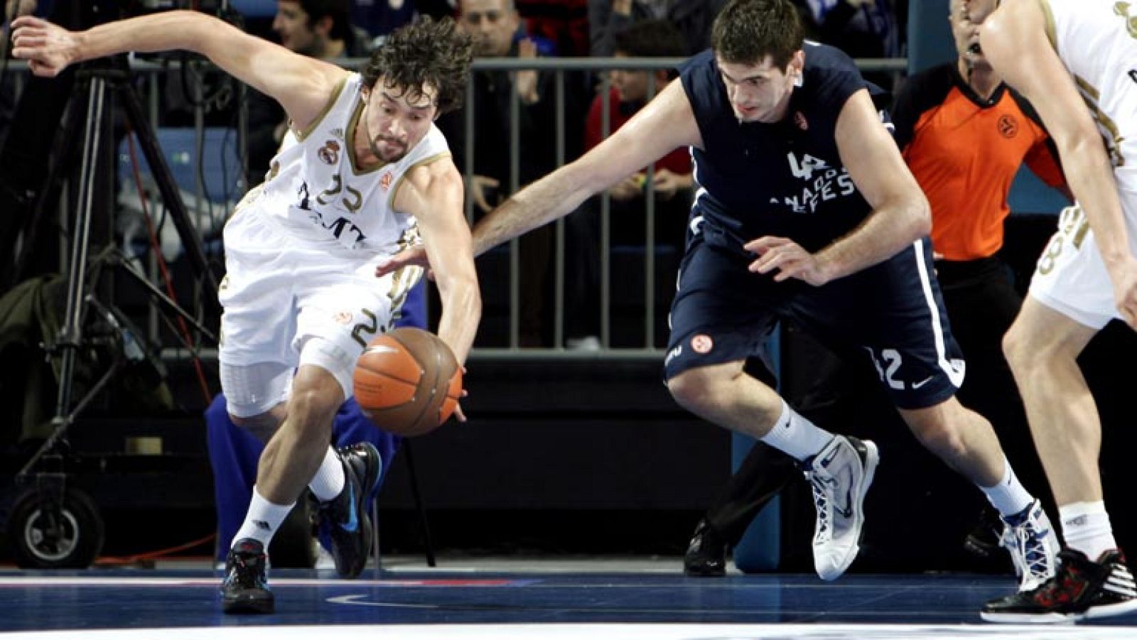 Efes 66-75 Real Madrid