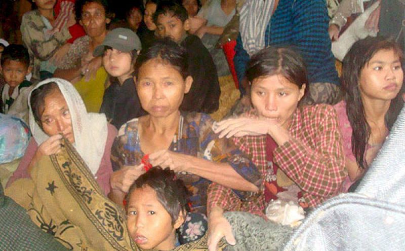 Naciones Unidas acusa a Birmania de confiscar los alimentos y suspende los vuelos
