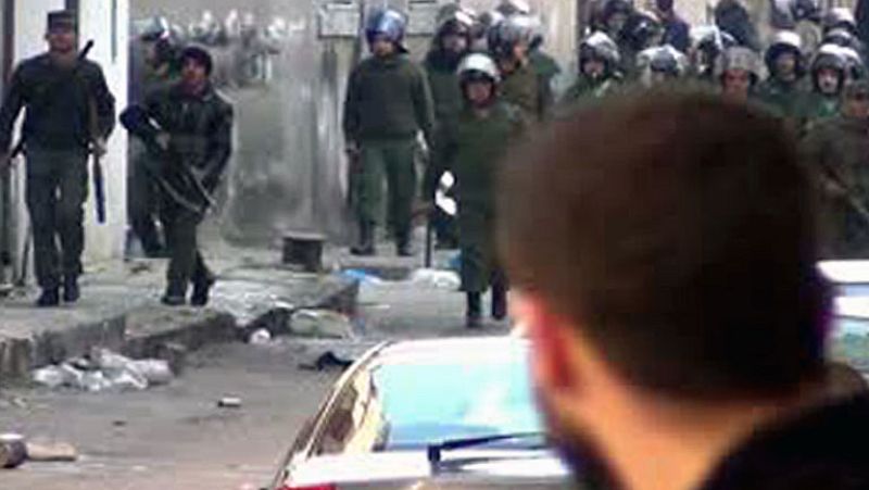 Los observadores árabes denuncian que aún hay disparos y francotiradores en Siria