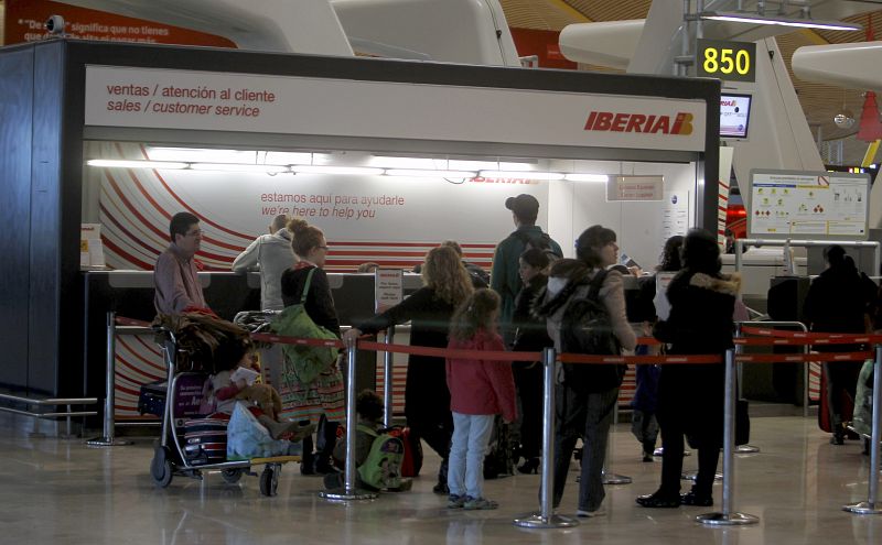 Fomento fija los servicios mínimos para la huelga de pilotos de Iberia