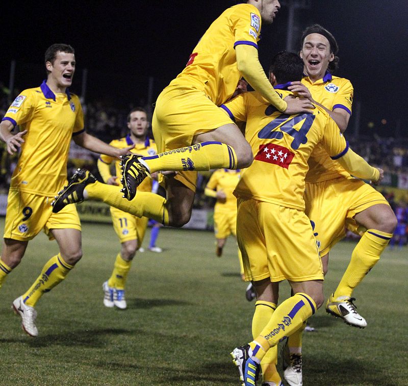 El Alcorcón vuelve a dar la sorpresa al ganar al Levante (2-1)