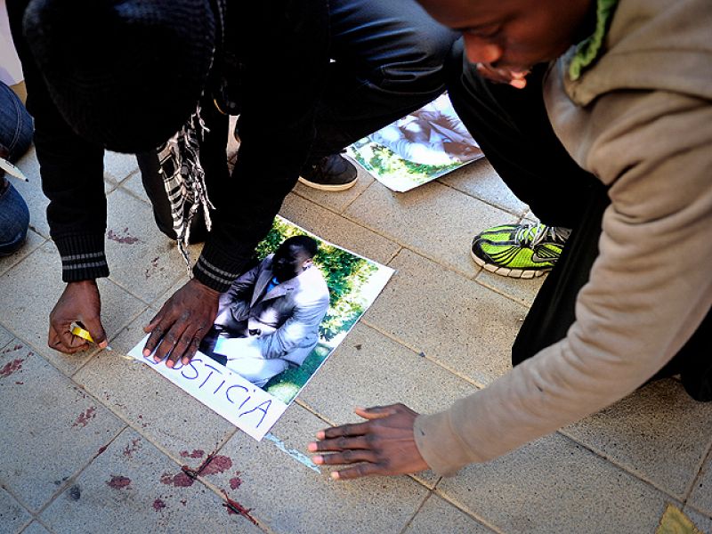 El barrio barcelonés del Besòs, en tensa calma tras el asesinato de un senegalés