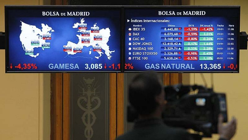 Las primas de riesgo repuntan y las bolsas europeas caen arrastradas por la banca
