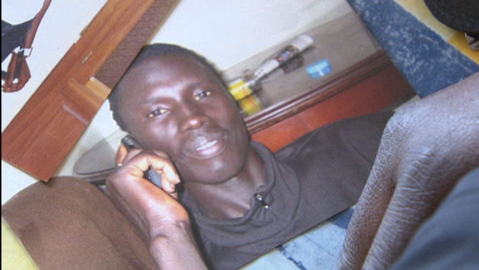 El barrio barcelonés del Besòs recupera poco a poco la calma tras la muerte del joven senegalés