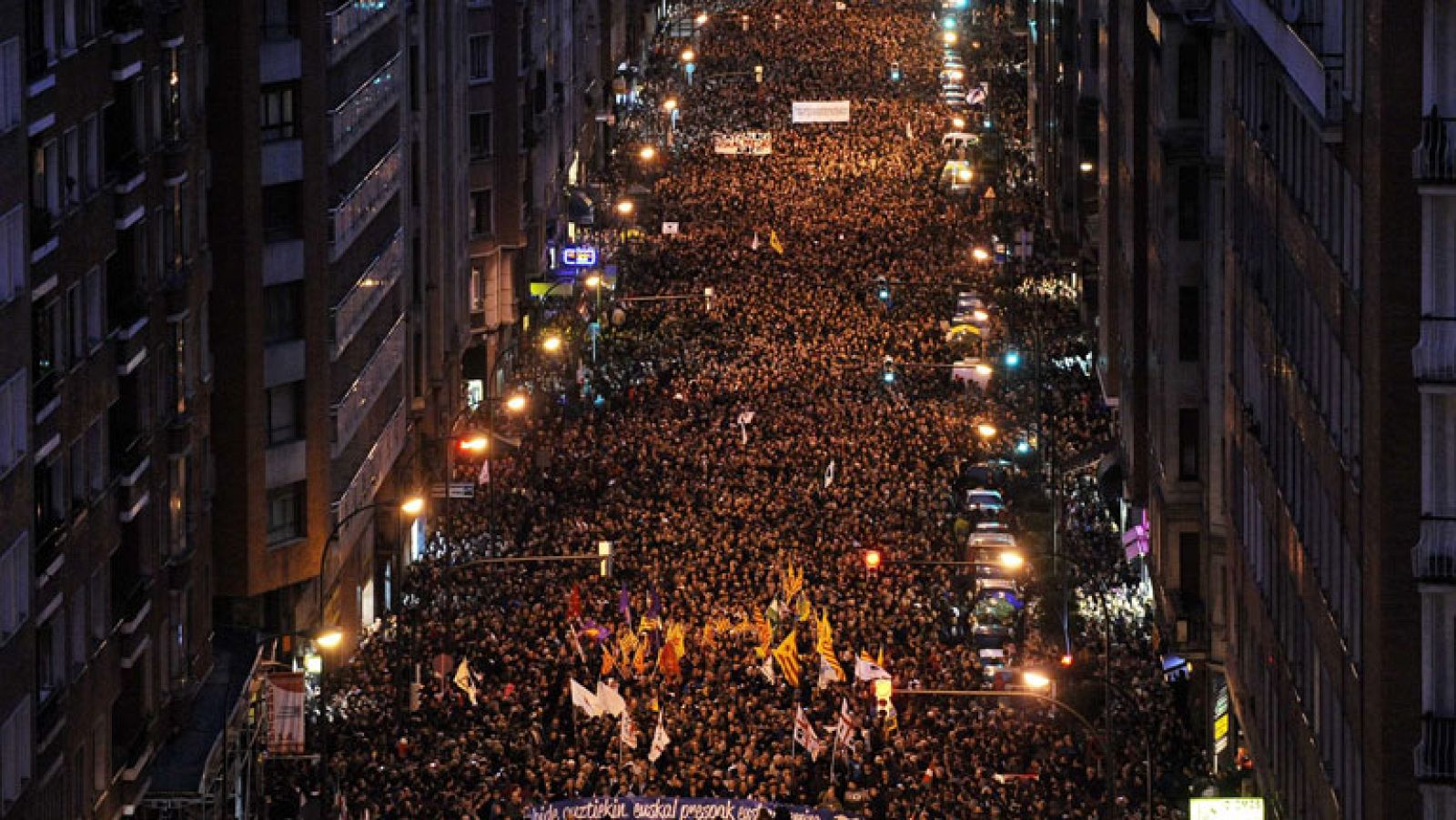Multitudinaria manifestación en Bilbao en defensa de los derechos de los presos de ETA