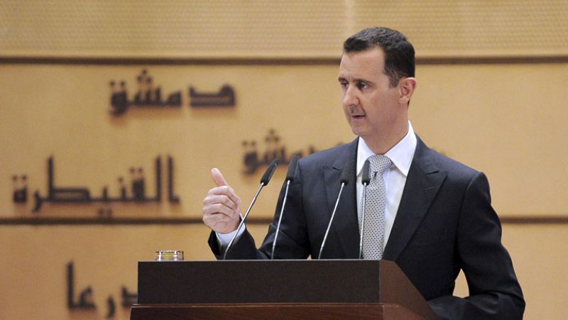 Asad se enroca contra la "conspiración exterior" y promete sofocar la crisis con "puño de hierro"