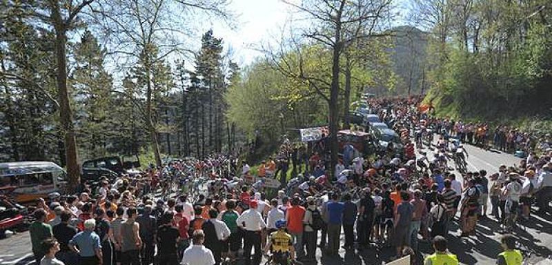 Javier Guillén: "La Vuelta 2012 será potente, la mejor de los últimos años"