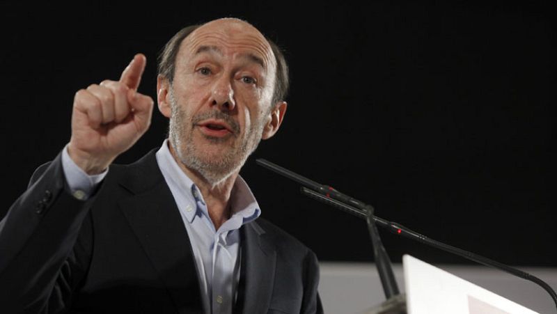 Rubalcaba cree que las elecciones andaluzas "dirimen" dos modelos contra la crisis