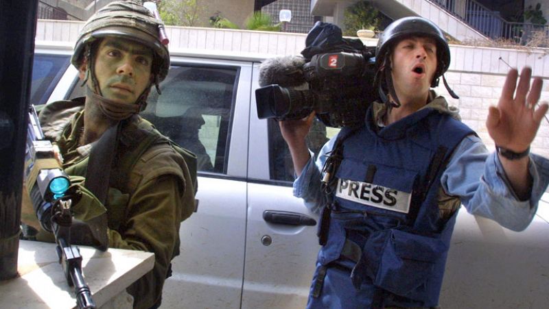 Muere un periodista francés durante una manifestación en la ciudad siria de Homs