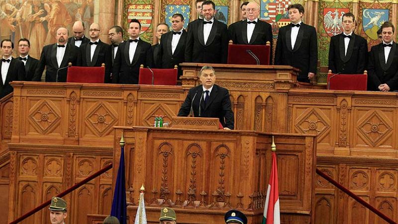 Hungría cede a las presiones y enmendará la reforma del Banco Central