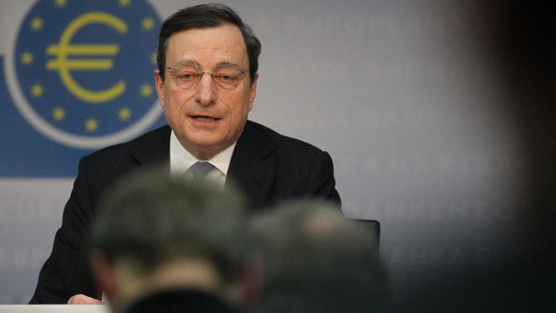 El BCE mantiene los tipos en el 1% y apremia a la firma del pacto fiscal europeo "a finales de mes"