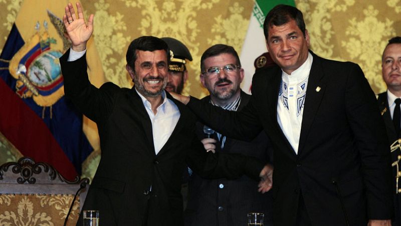 Ahmadineyad cierra en Ecuador su gira latinoamericana y regresa a Teherán