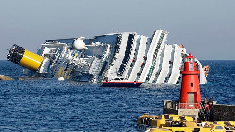 Al menos tres muertos al encallar un crucero con más de 4.000 pasajeros en Italia