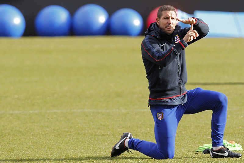 A la mañana, el Calderón examina a Simeone; a la tarde, batalla por Europa y el descenso