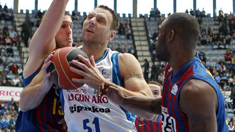 Un Barça Regal gris supera al Lagun Aro para mantenerse en cabeza