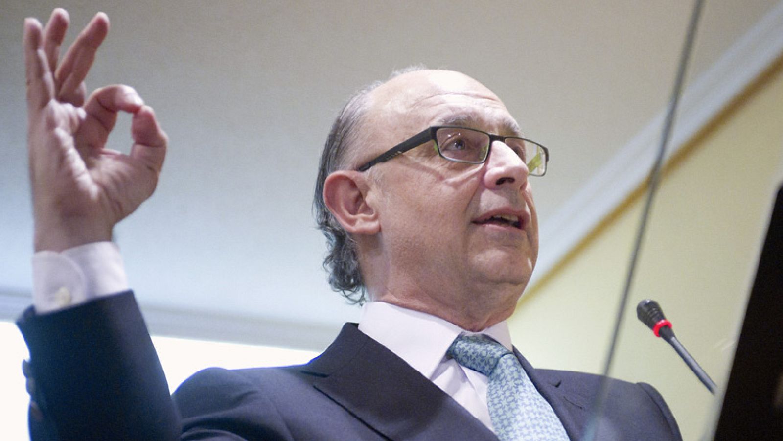 Montoro pedirá a las comunidades que establezcan un techo de gasto