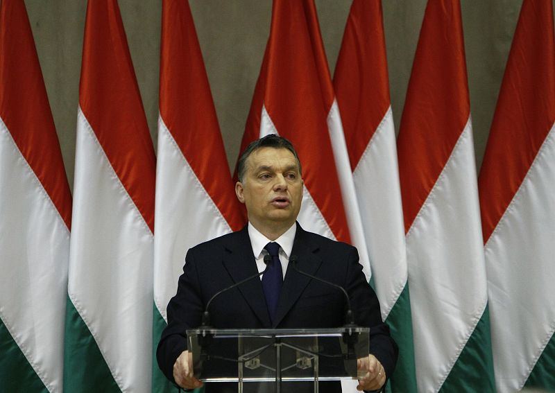 La Comisión Europea expedienta a Hungría por su reforma de la Constitución