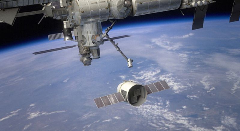 SpaceX retrasa su primer viaje comercial a la ISS