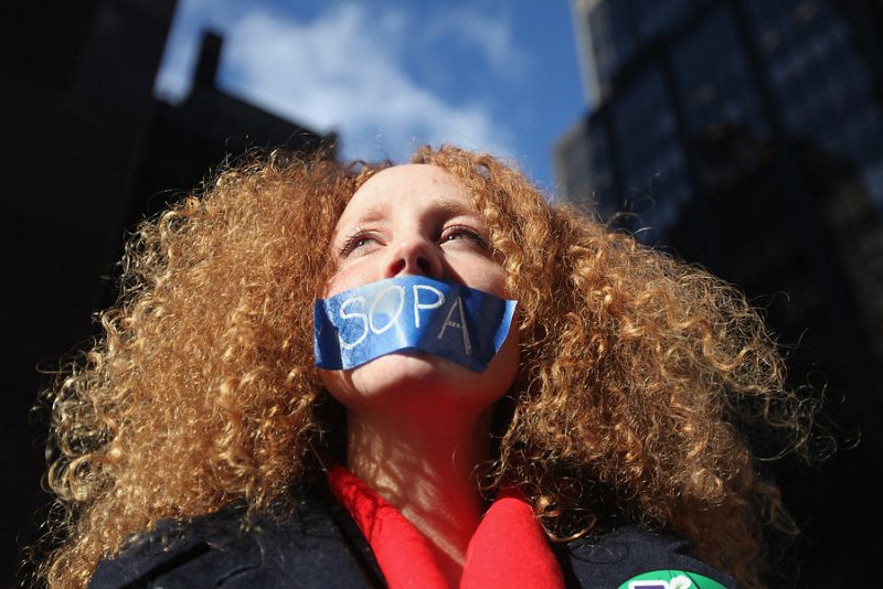 Varios congresistas de EE.UU. retiran su apoyo a la ley SOPA tras el 'apagón' de la Red