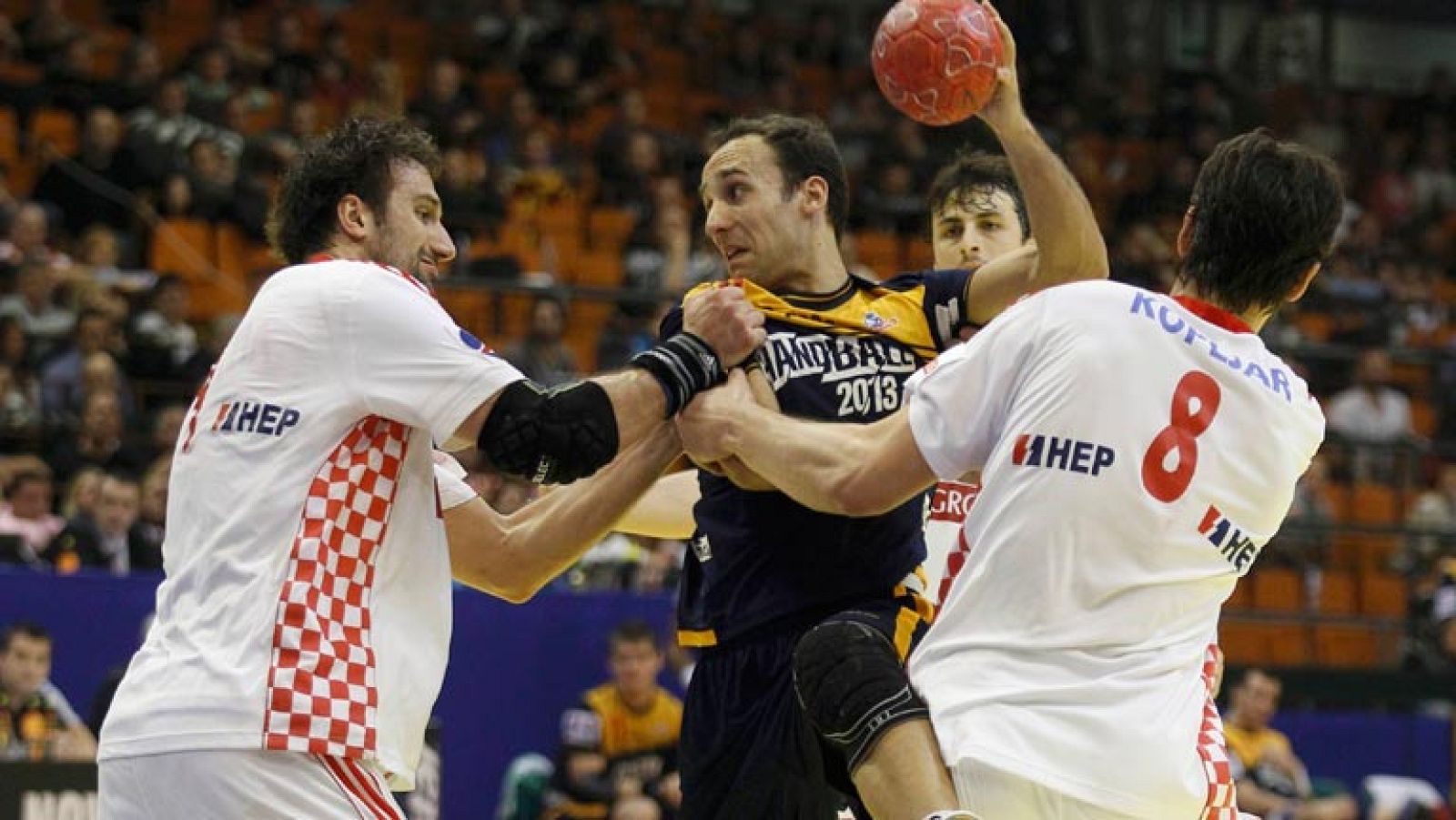España gana 24-22 a Croacia en el Europeo de Balonmano 