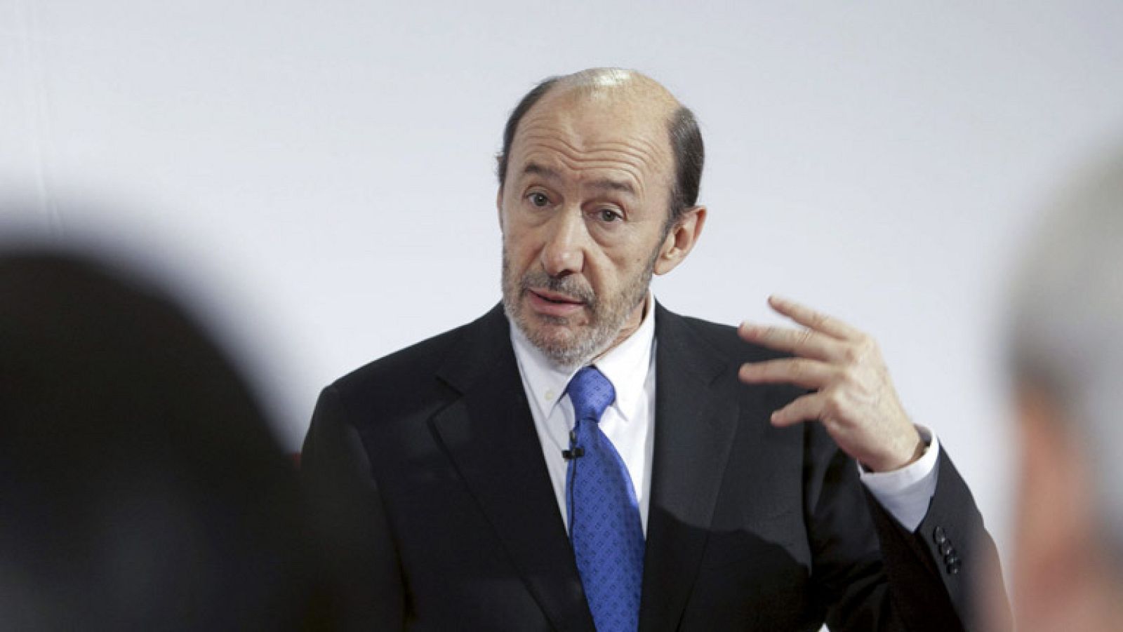 Tanto Rubalcaba como Chacón creen que la balanza se inclina a su favor en la carrera para liderar el PSOE