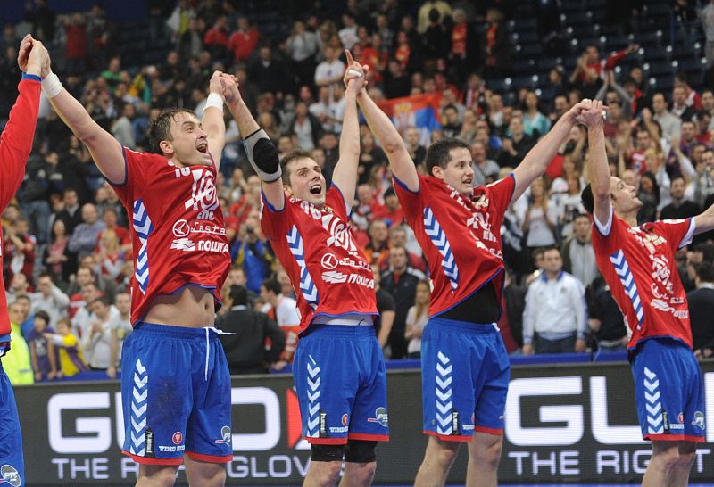 Serbia alcanza unas semifinales del Europeo con las que aún sueña Dinamarca