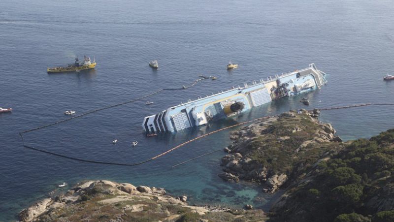 Ascienden a 16 los fallecidos por el naufragio del Concordia tras recuperarse un nuevo cadáver