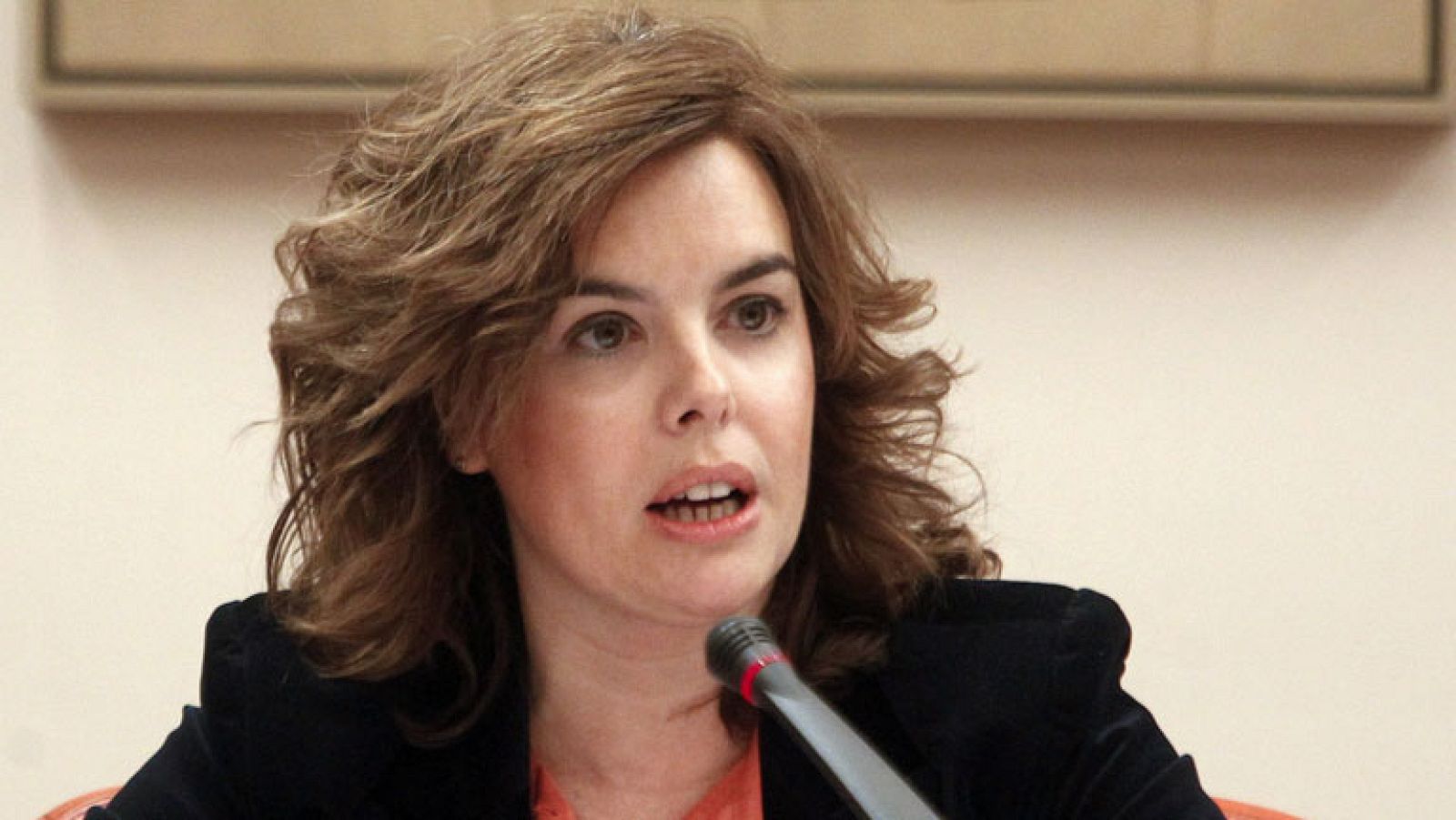 Soraya dice que la transparencia, austeridad, regeneración democrática serán la identidad del Gobierno