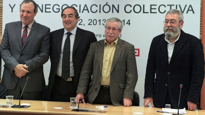 Los agentes sociales firman el acuerdo laboral para hacer a España más "competitiva"