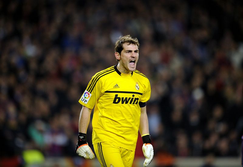 Casillas: "Teixeira, ahora vete de fiesta con ellos"