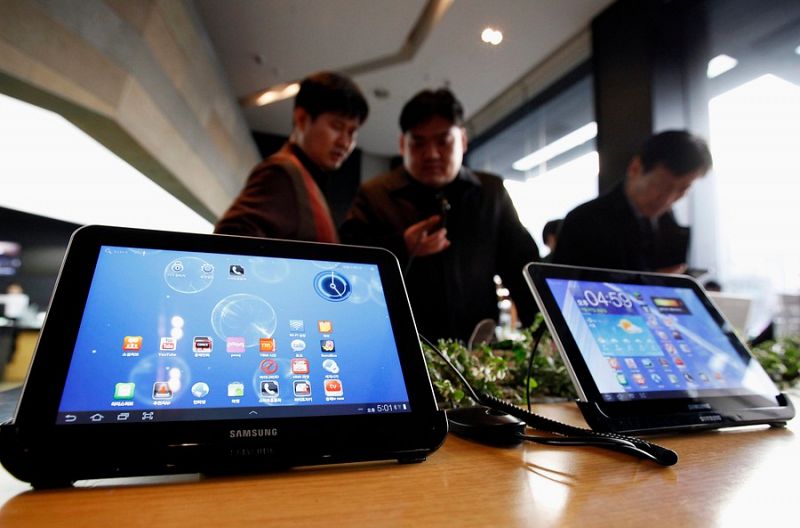 Los 'tablets' Android acechan al iPad de Apple