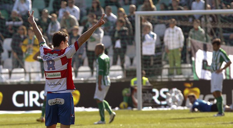 El Granada sorprende al Betis (1-2) en el debut de Abel en el banquillo
