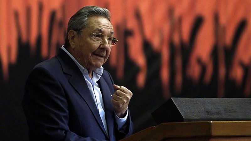 Raúl Castro defiende el sistema de partido único, al que Cuba no renunciará