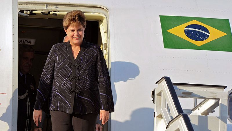 Dilma Rousseff ya está en Cuba para comenzar su primera visita oficial a la isla
