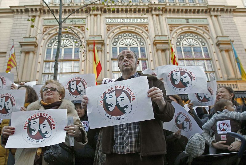 El Liceo de Barcelona bajará el telón dos meses y negociará un ERE por los recortes