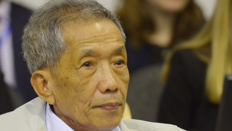 El Tribunal Internacional de Camboya condena a cadena perpetua al jefe de los Jemeres Rojos